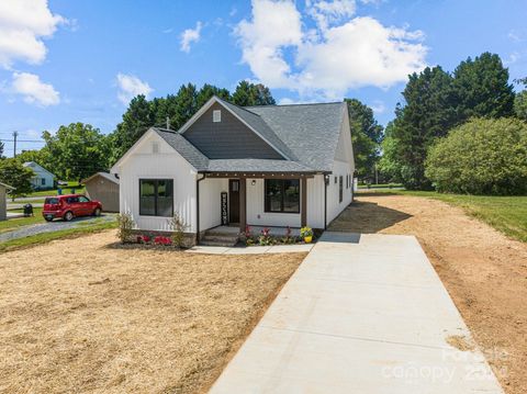 Single Family Residence in Albemarle NC 1325 Cannon Avenue 42.jpg