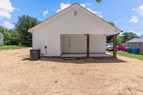 Single Family Residence in Albemarle NC 1325 Cannon Avenue 38.jpg