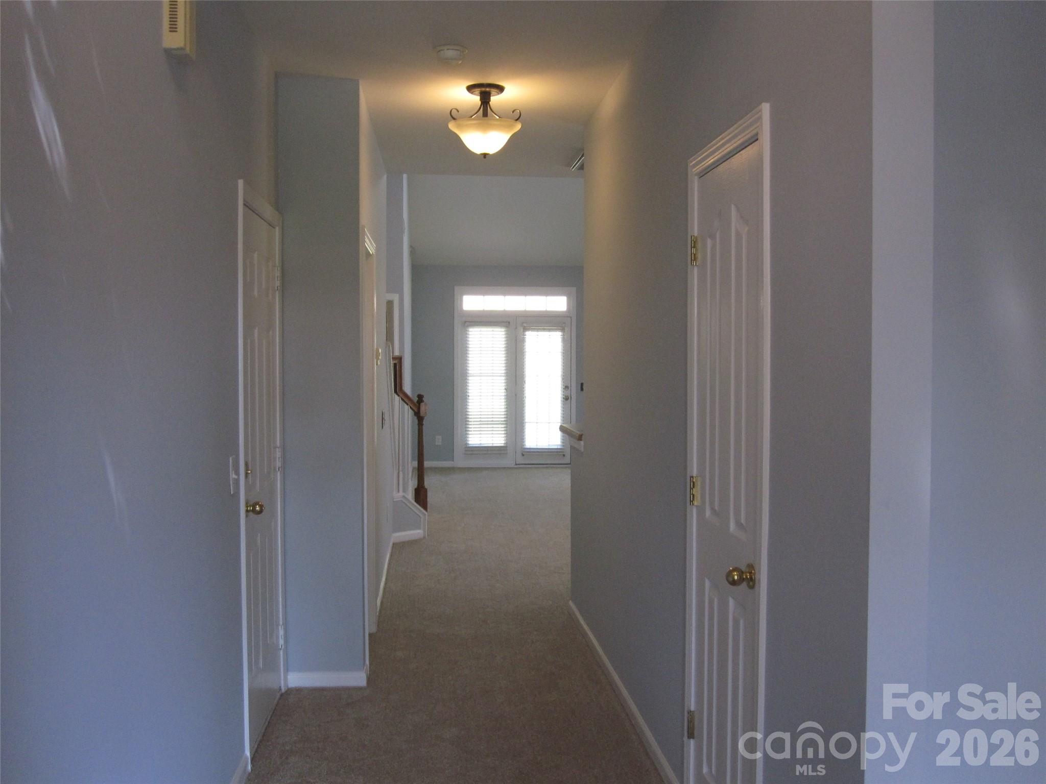 8909 Holland Park Lane