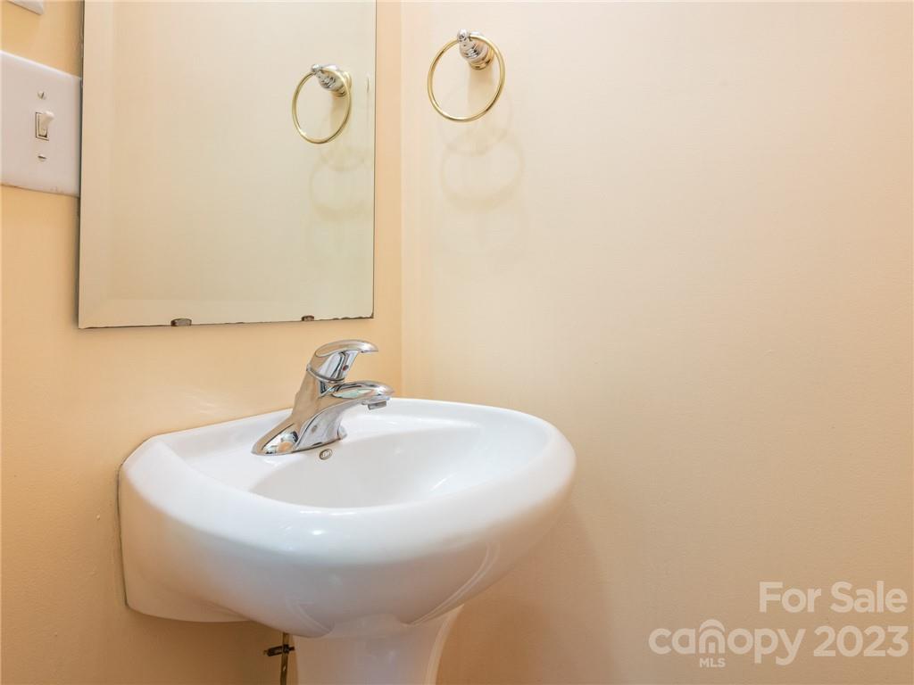 Mint Lake Village - Residential