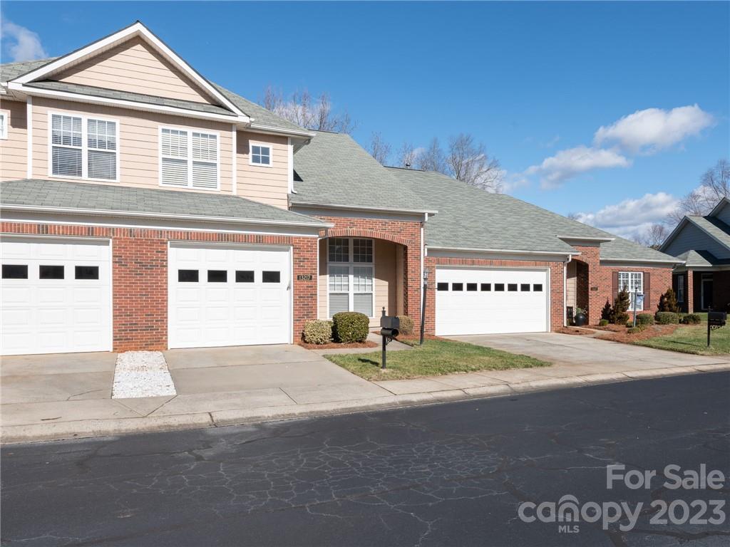 Mint Lake Village - Residential