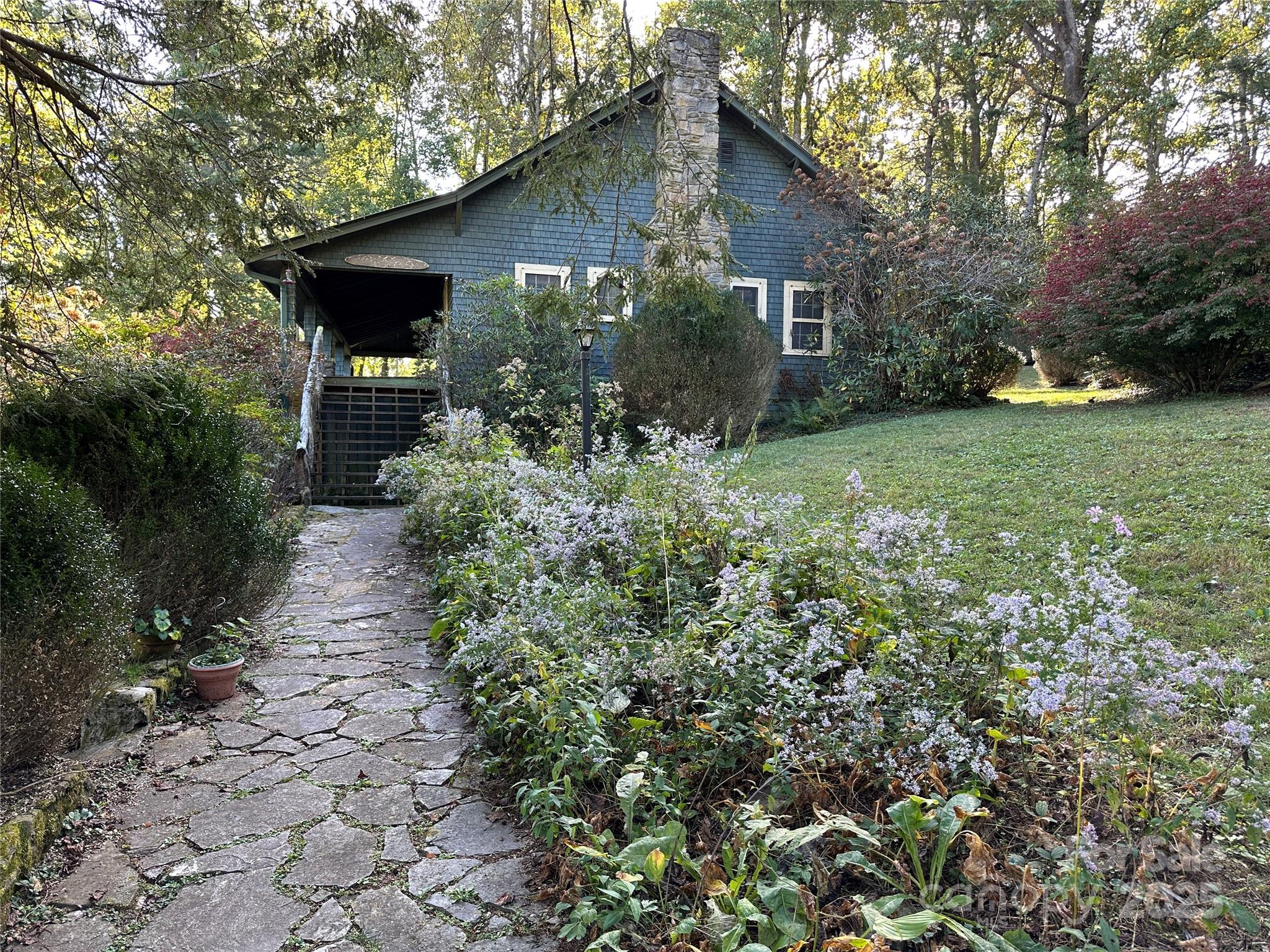 16 Osborn Knob Road