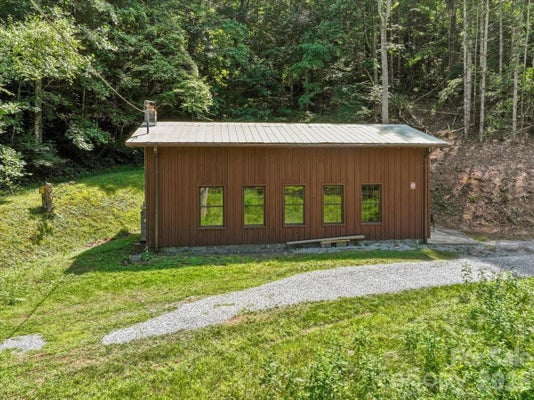 323 MCCURREY RD, BURNSVILLE, NC 28714 - Image 31f9a5832aa52193e4a85fbb56ef142a/3140386489