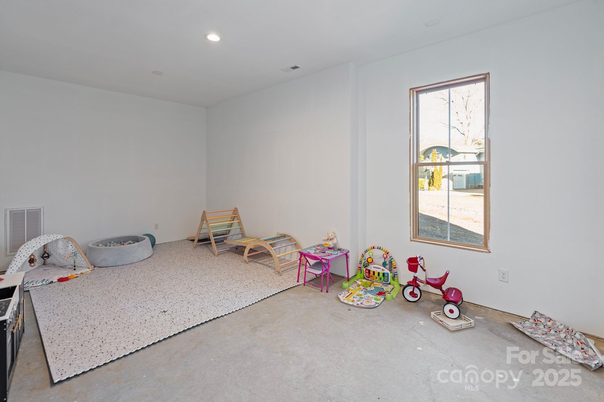 The Retreat At Sunset Ridge - Residential