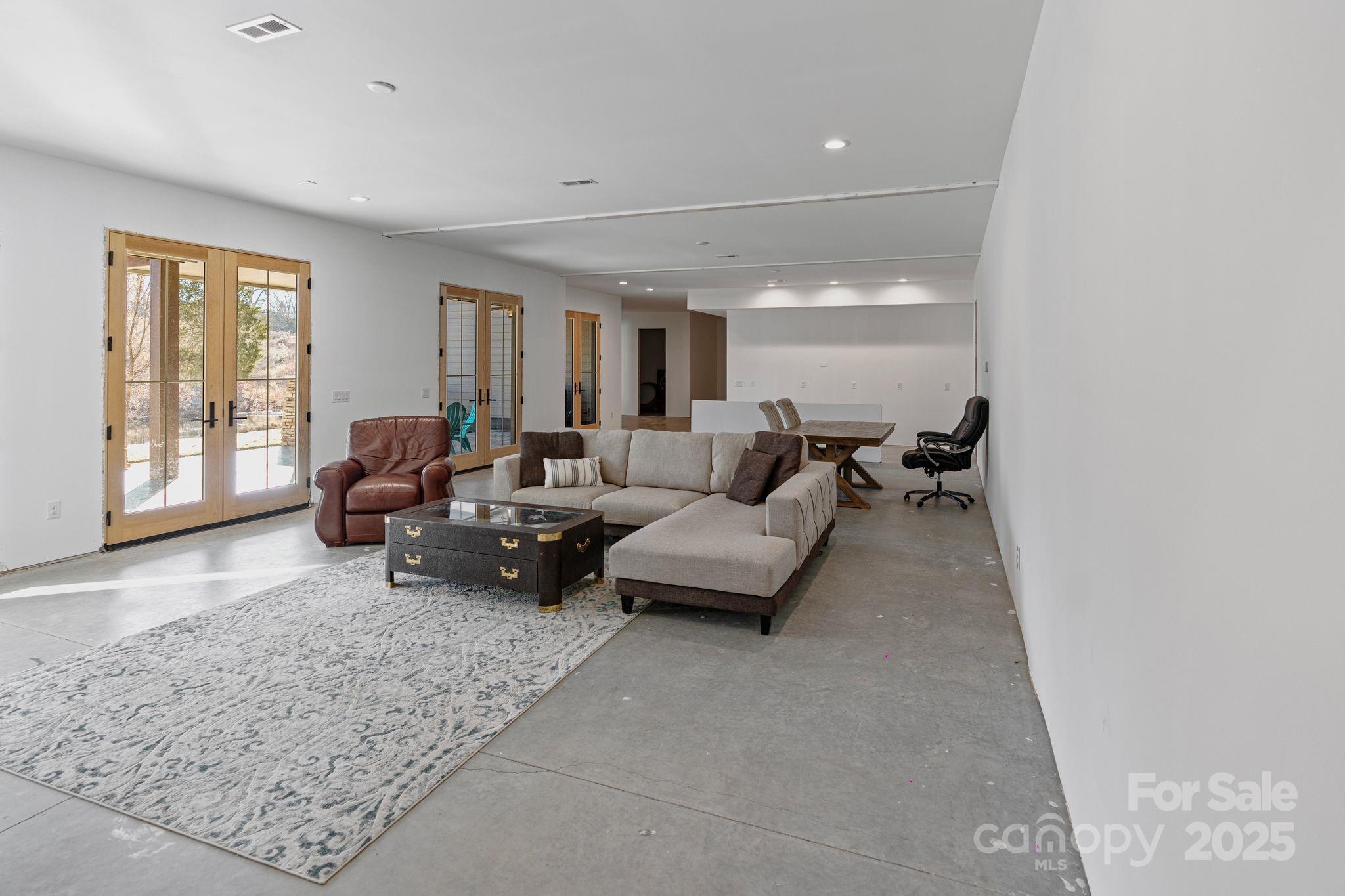 The Retreat At Sunset Ridge - Residential