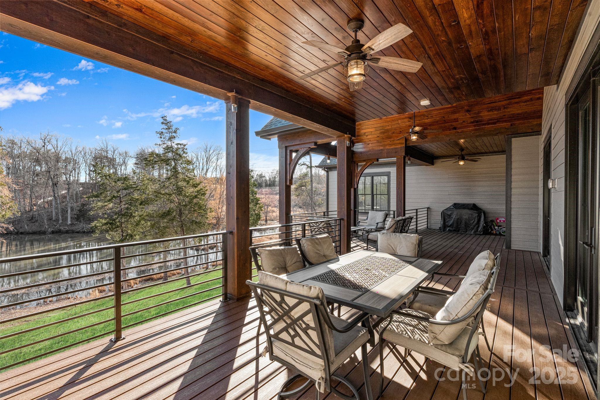 The Retreat At Sunset Ridge - Residential