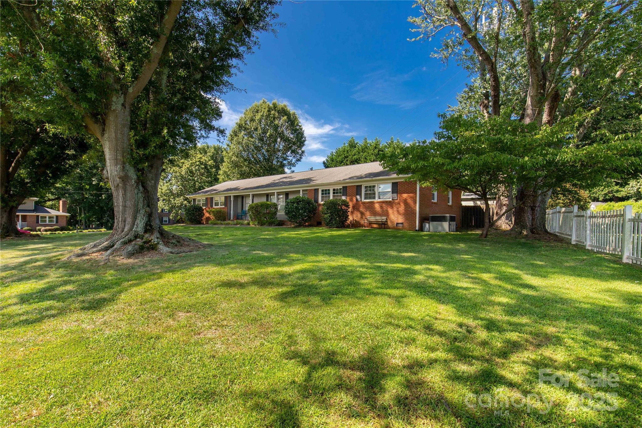 981 Ragin Lane
