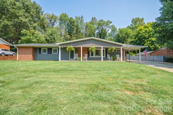 115 EASTWOOD PARK DR SE, LENOIR, NC 28645 - Image 31fe780bd072e7f6ddc28b369ee1ed8d/4263632085