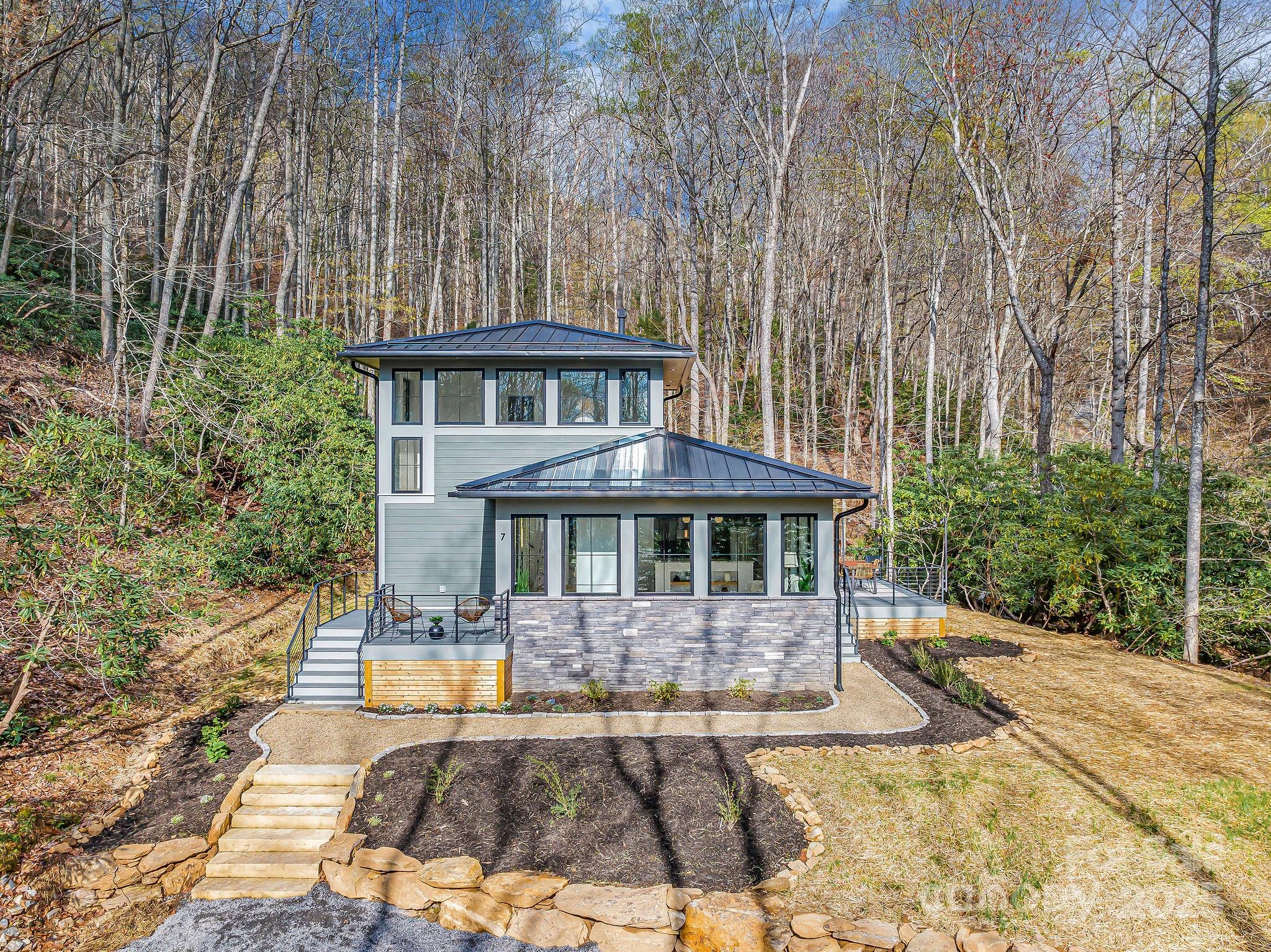 7 Brooksong Drive
