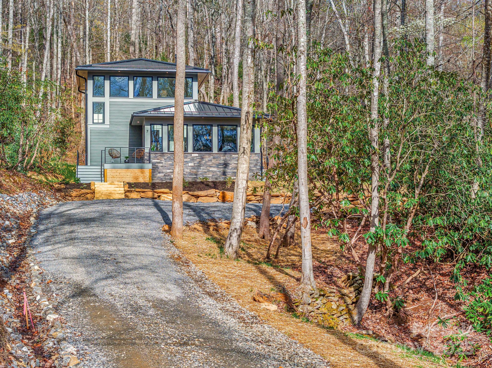 7 Brooksong Drive