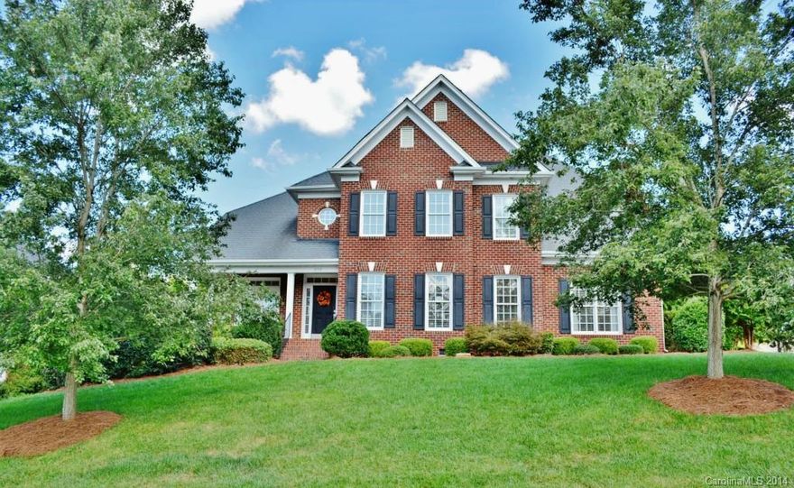 Lots of neighborhood fun,shopping,& short commute to Uptown Charlotte.Stunning 2 st foyer welcomes you,Expansive office opens to front porch,Entertain in this spacious DR,Meal preparation is a breeze in this Kitchen that offers lots of cabinet & counter space, & solid counter tops.FR makes a quiet retreat & is highlighted by FP.1st floor guest suite,screen porch overlooking mature landscaping,2nd floor spacious owner suite w/ luxurious BA,bonus room,& 2 other airy BR's.End your search today!