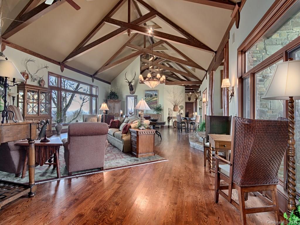 Crest Mountain - Residential