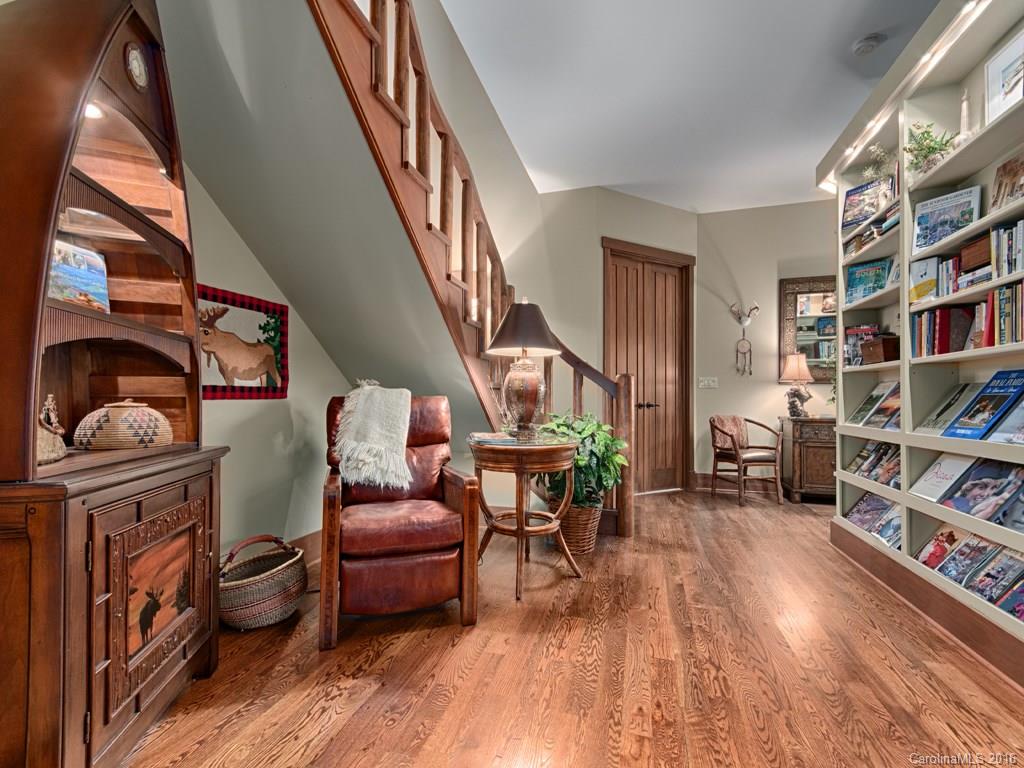 Crest Mountain - Residential