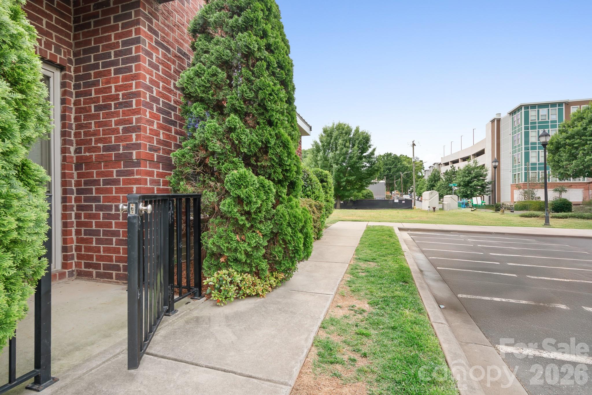 28th Row - Residential
