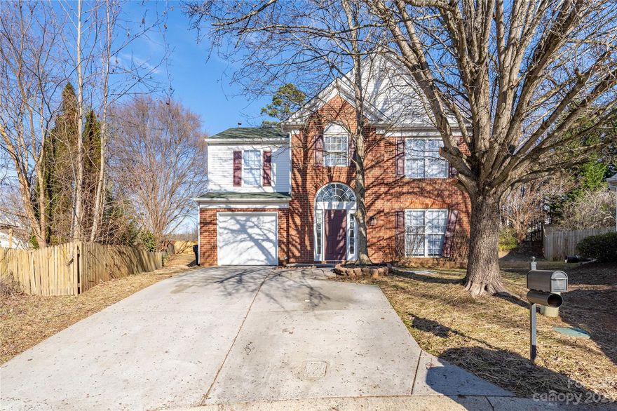 Step into modern luxury with this beautiful 2-story residence. Offering 4 bedrooms and 2.5 baths, it's designed for today's living.

Recently renovated, the interior is a blend of cozy carpet and upscale luxury vinyl flooring. The kitchen is a standout, featuring stainless steel appliances and crisp white cabinets. The primary bath adds a touch of sophistication with its double vanity, and the convenience of walk-in closets is a bonus.

This home is perfect for both unwinding after a long day and entertaining guests. Nestled in Silverstone, a cool spot to call home.