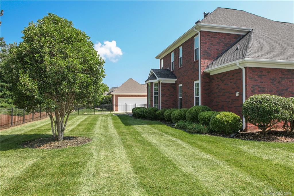 Lake Club Commons - Residential