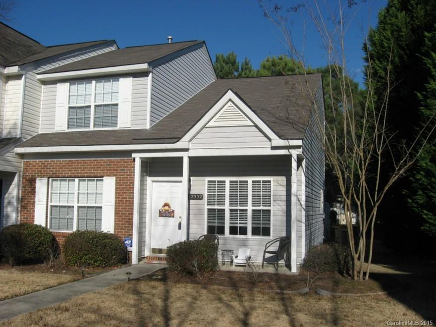 Large end unit with master on main, huge loft / flex space that is great for office, den or 3rd bedroom. Nice fenced yard with patio and storage unit. Living room with vaulted ceilings, ceiling fans throughout, and bright, open feeling with windows on 3 sides. New carpet on the first floor.  Community pool, and walking distance to library.  Close to Uptown, I-485.