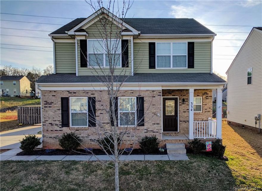 This Perfectly Maintained 3Bed/2.5 Bath 2-Story Home w/an Open Floor Plan just waiting for you to call Home. Great Kitchen w/Plenty of Cabinets, Counter Space & a Pantry - Newer Laminate Flooring Through Out.  Master w/Vaulted Ceiling & Private Master Bath. Loft is Perfect for an Office or Play Area. Fenced Back Yard, Large Deck & Play Set for the Kids. Community Features a Pool, Walking Trails, Sidewalks & a Recreation Area.