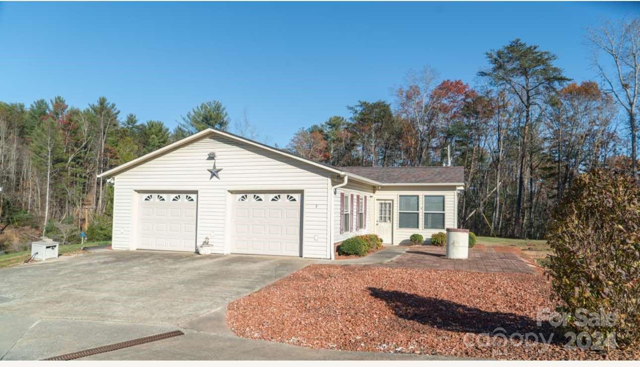 Lenoir, North Carolina 28645, United States, 3 Bedrooms Bedrooms, ,2 BathroomsBathrooms,Residential,Under Contract,28606