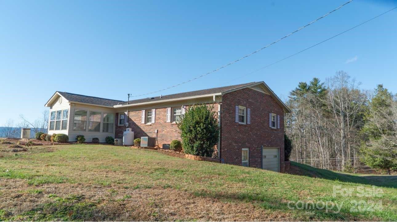 Lenoir, North Carolina 28645, United States, 3 Bedrooms Bedrooms, ,2 BathroomsBathrooms,Residential,Under Contract,28606