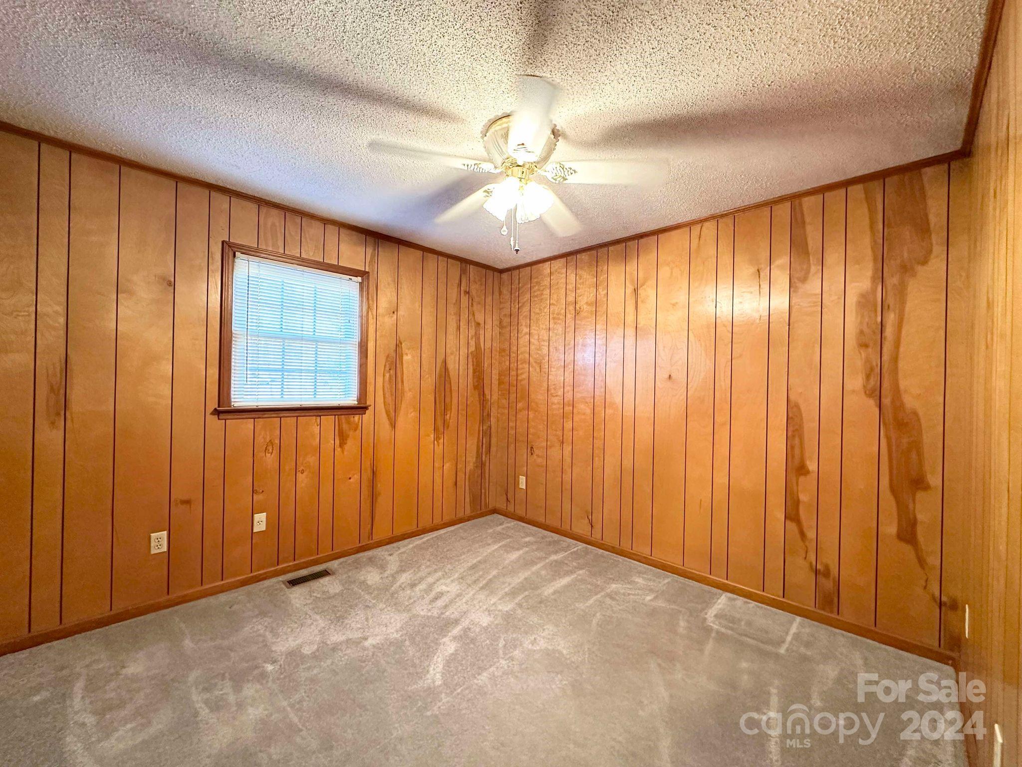 Lenoir, North Carolina 28645, United States, 3 Bedrooms Bedrooms, ,2 BathroomsBathrooms,Residential,Under Contract,28606