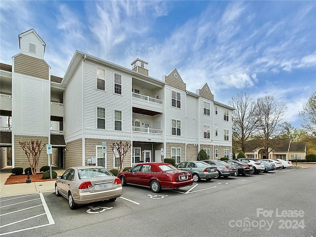 The Terraces at Oakhurst - Residential Lease