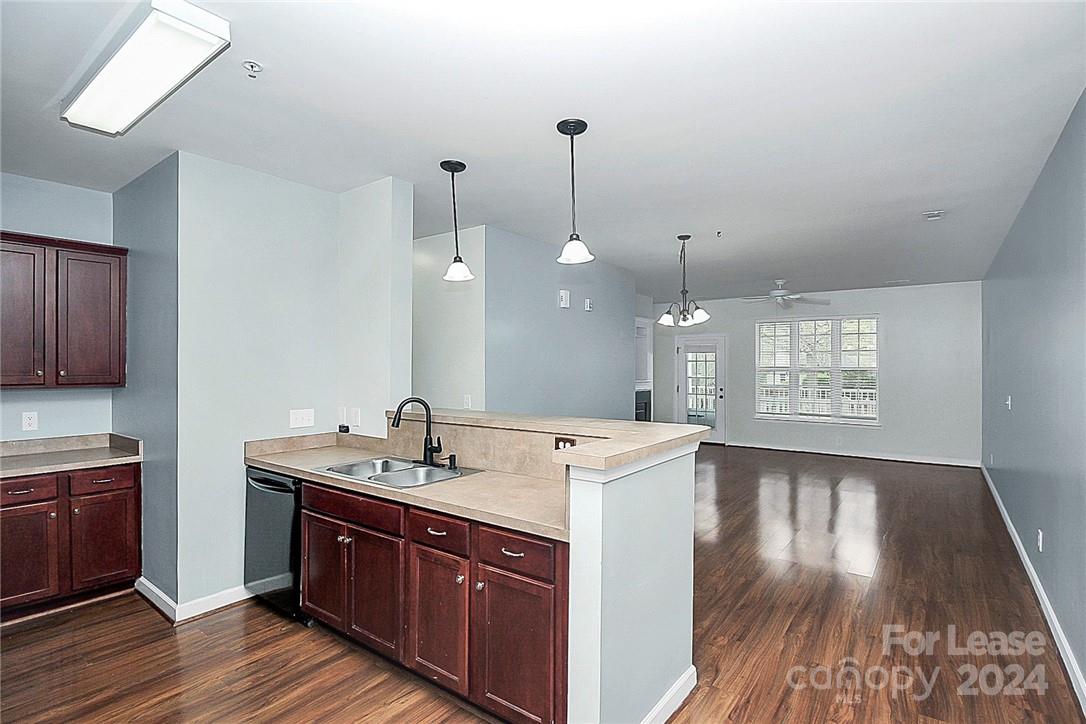 The Terraces at Oakhurst - Residential Lease