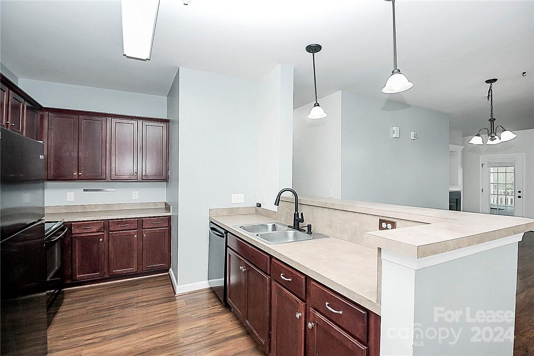 The Terraces at Oakhurst - Residential Lease