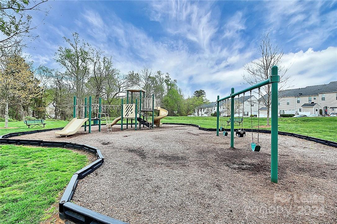 The Terraces at Oakhurst - Residential Lease