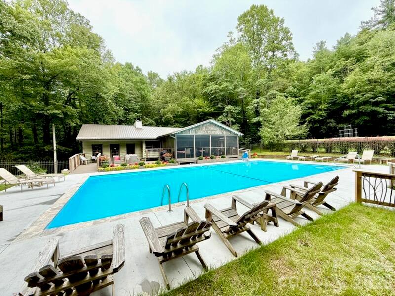 Gingercake Acres - Residential