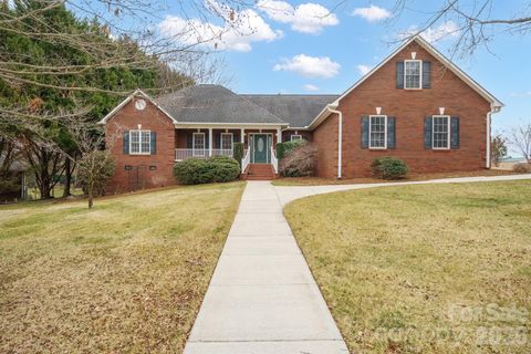 Photo of 10 Iswa Drive, Taylorsville, NC 28681 (MLS # 4338752)