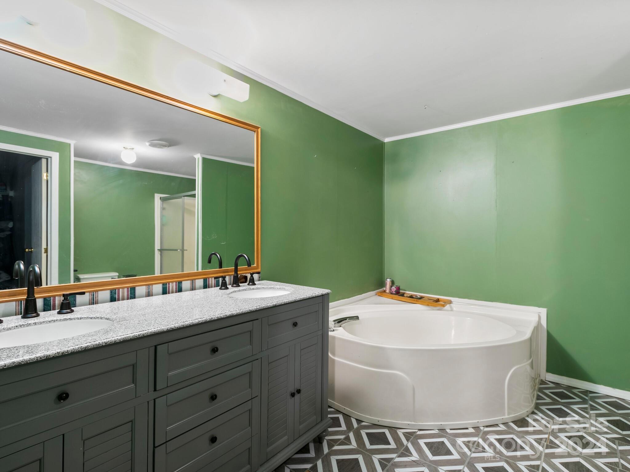 Bee Tree - Residential