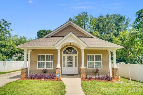 Photo of 309 Mill Road, Charlotte, NC 28216 (MLS # 4391163)
