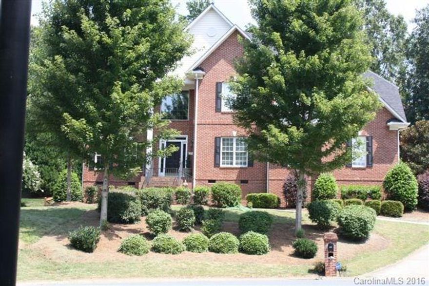 ***No showings until 3/15/16.***  Convenient to 485 and the Ballantyne area.  Quiet cul-de-sac Lot, Invisible fence system, very close to grocery stores, shopping, restaurants and movie theater.  Granite countertops in kitchen and master bath. swing set in back yard for the little ones.