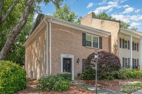 Townhouse in Charlotte NC 6837 Dumbarton Drive.jpg