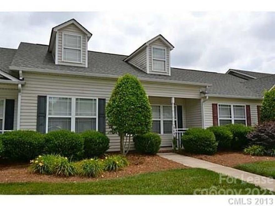 Cute Condo Located in Meadow Creek in Rock Hill, SC, 2 Bedrooms, 2 Bathrooms, Living Room & Dining Room Combo. Kitchen with Range, Refrigerator, Microwave & Dishwasher. Patio.
No Smoking/No Vaping. Call Owner for All Pet Permission; Dogs 20 lbs or less. By Appointment Only (Available Now).