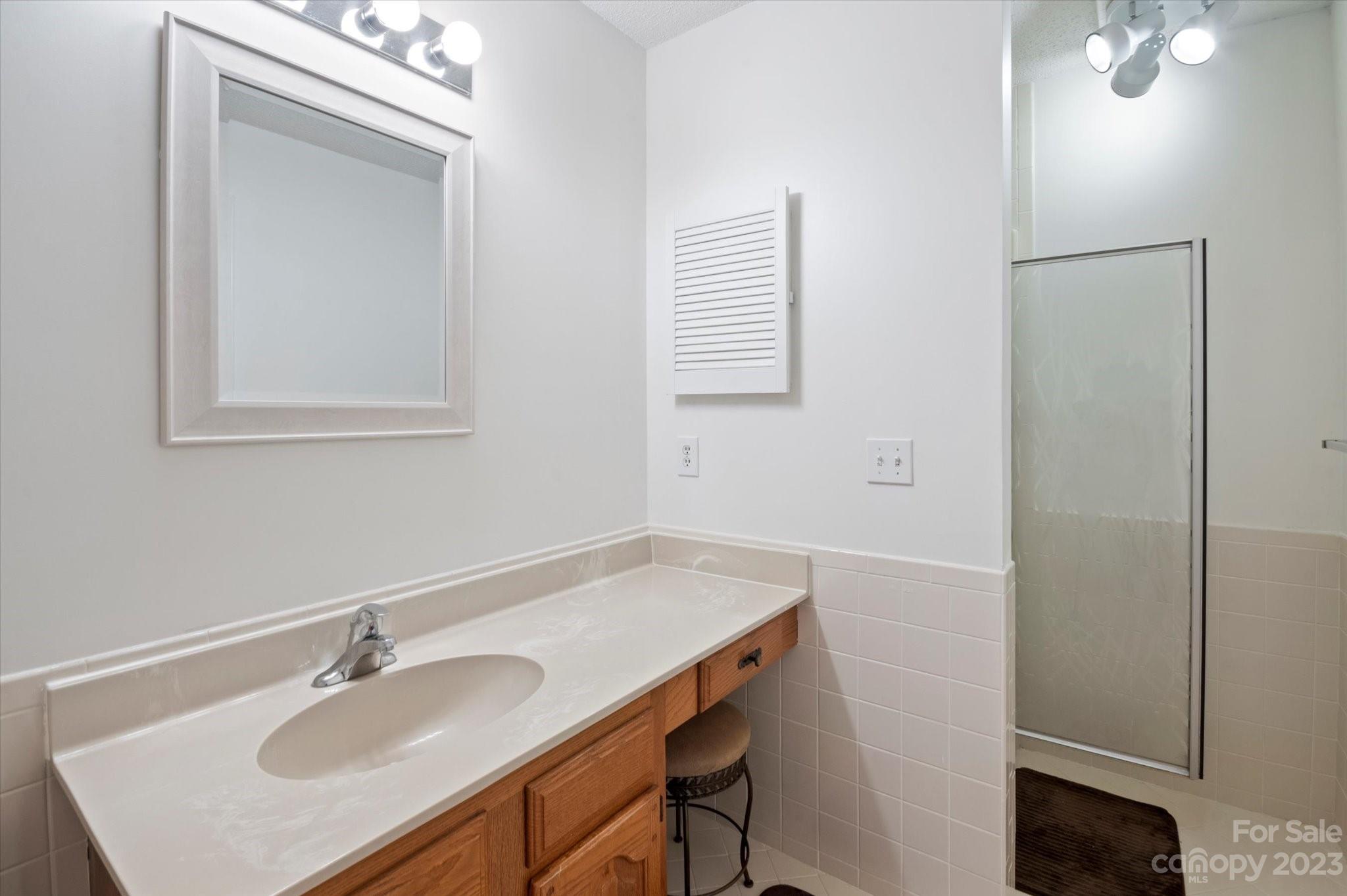 Fleetwood Plaza - Residential