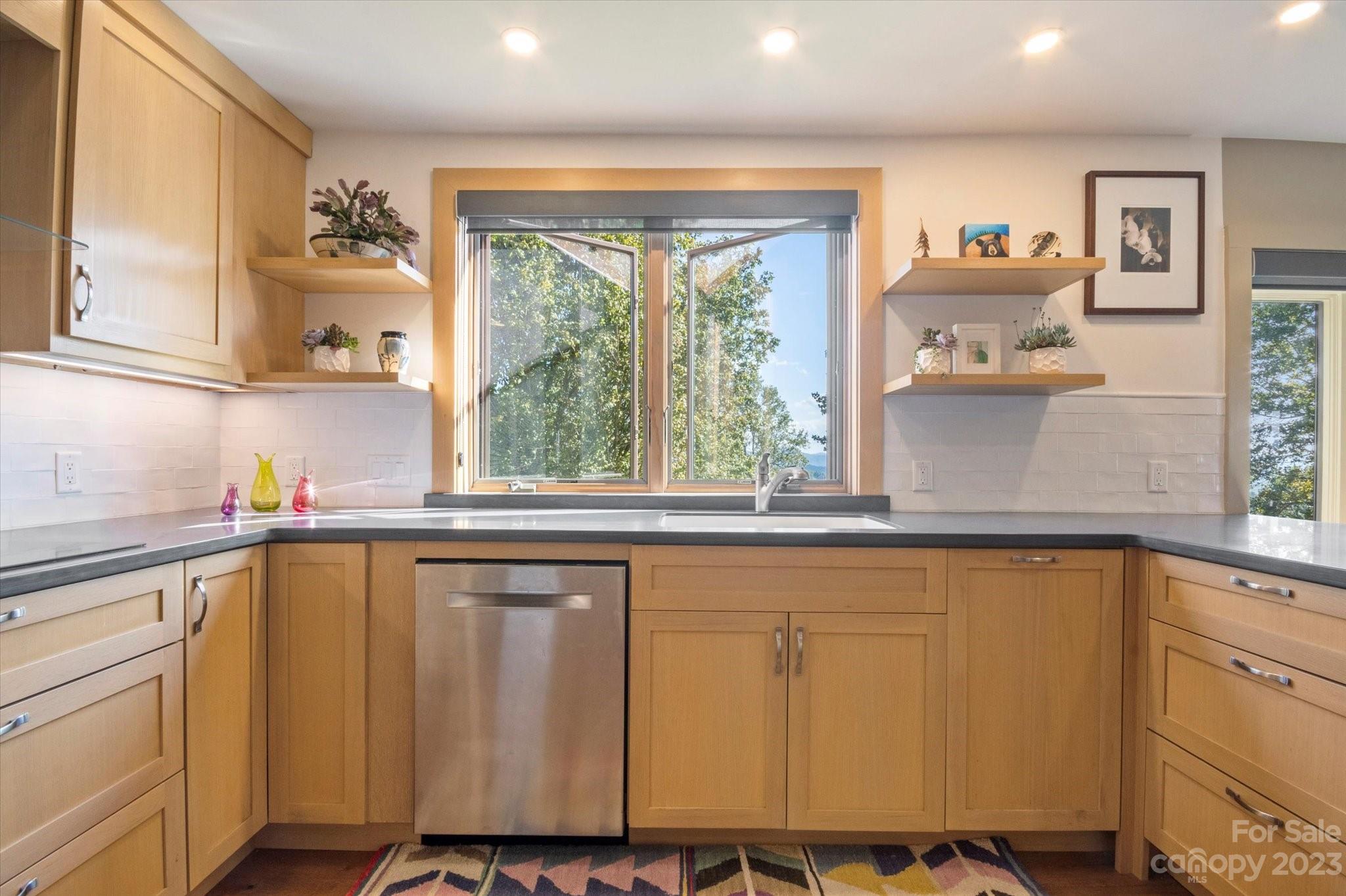 Fleetwood Plaza - Residential