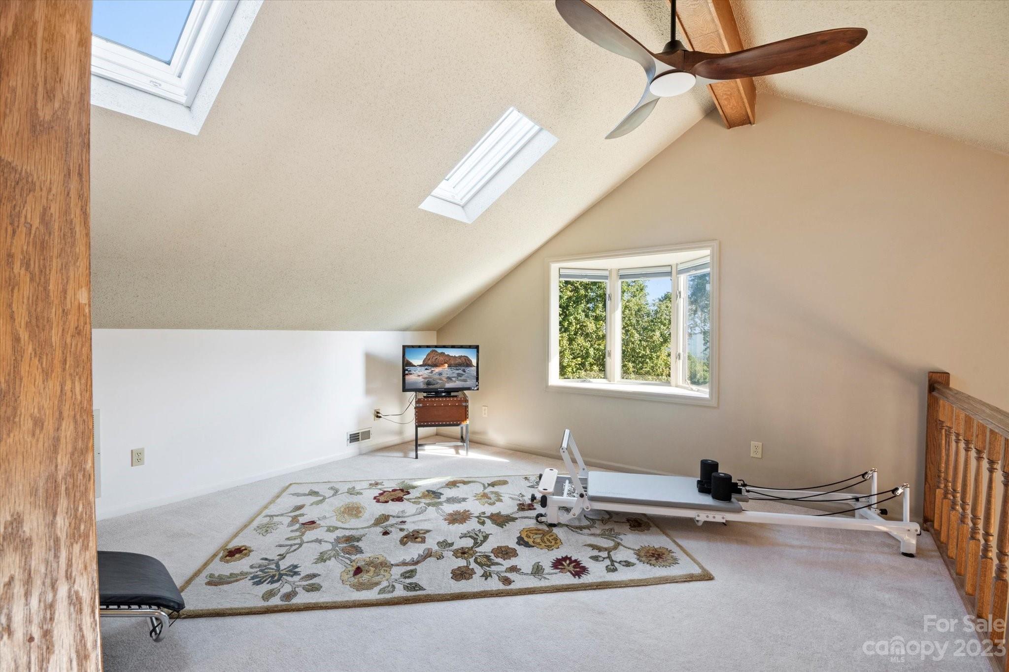 Fleetwood Plaza - Residential