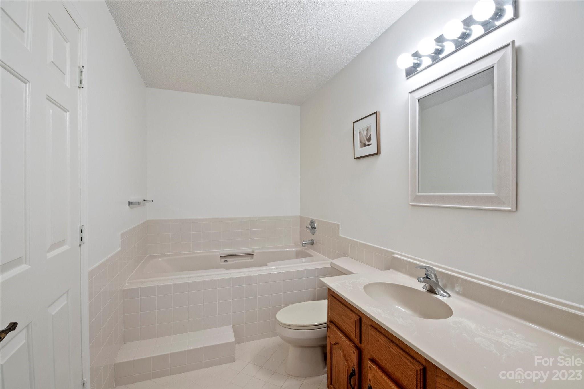 Fleetwood Plaza - Residential