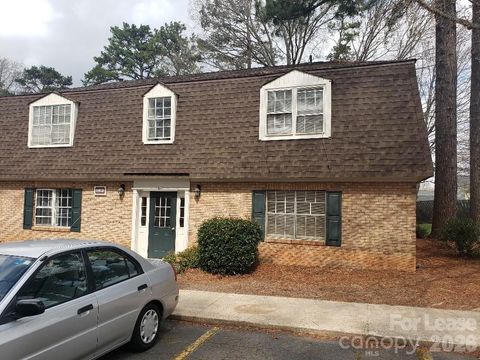 Photo of 5808 Hunting Ridge Lane, Charlotte, NC 28212 (MLS # 4367875)