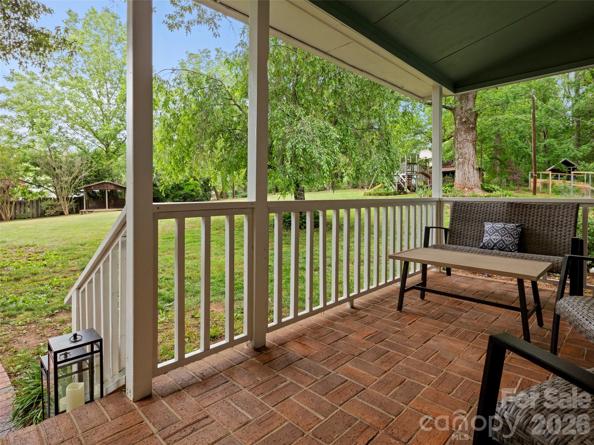 1 Glen Meadows Place