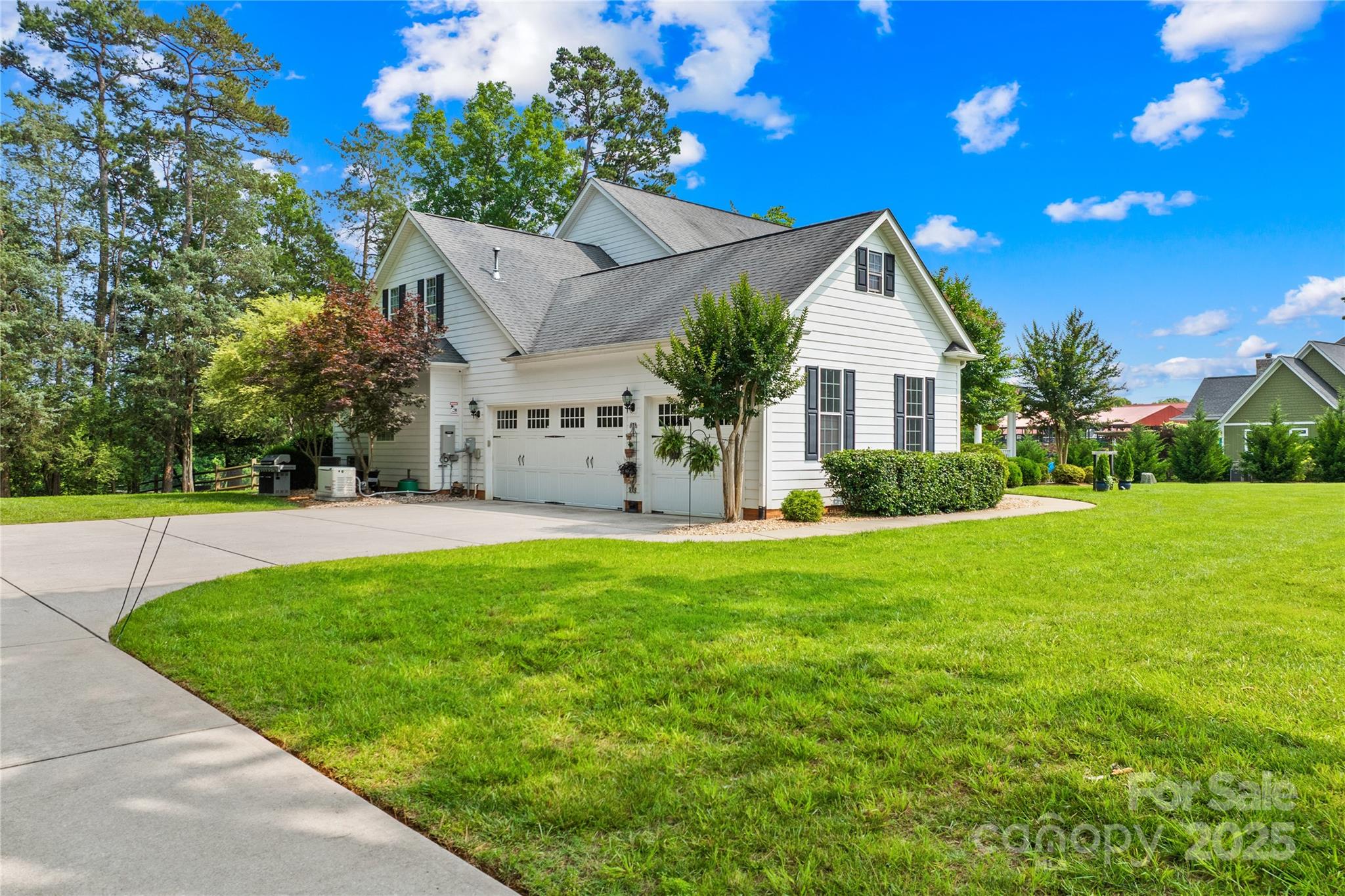 738 Rocky Hollow Trail