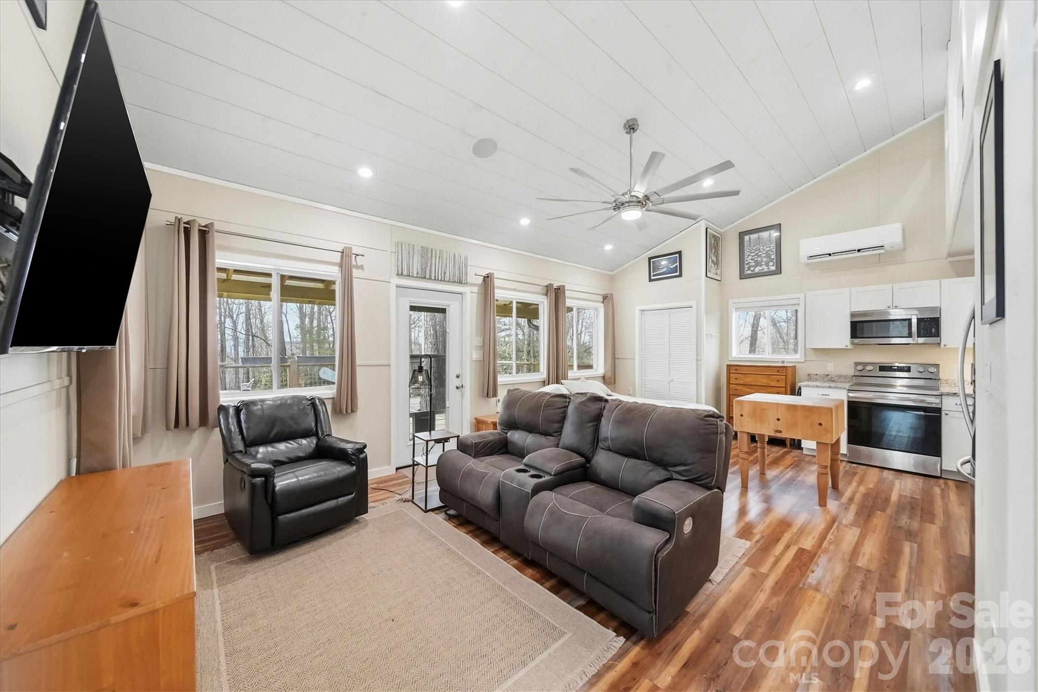 7039 Joe Bowman Avenue