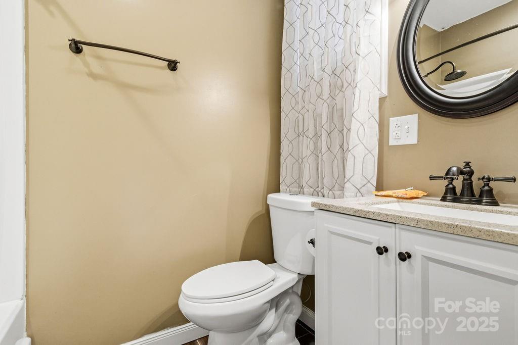 120 E Holston Avenue