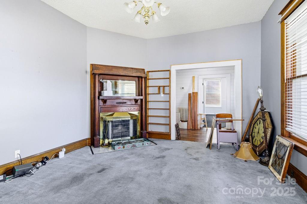 120 E Holston Avenue