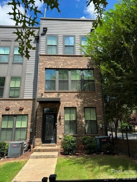 Photo of 428 W Tremont Avenue, Charlotte, NC 28203 (MLS # 4418656)