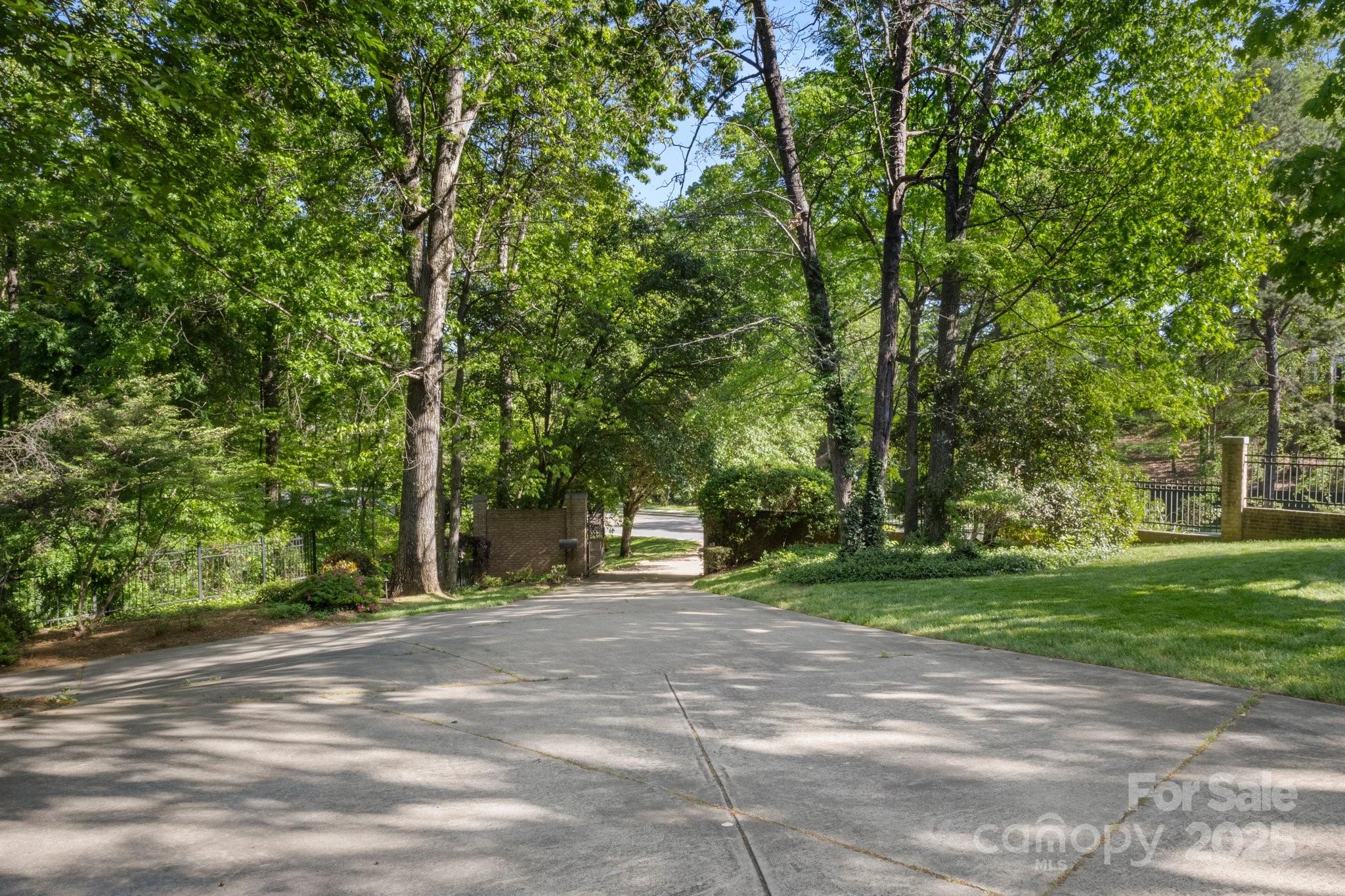 3819 Gleneagles Road