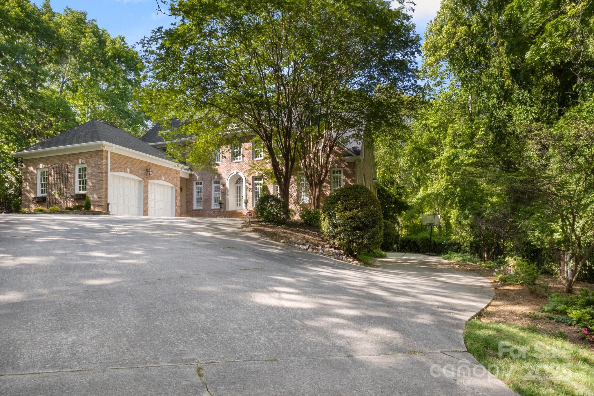 3819 Gleneagles Road