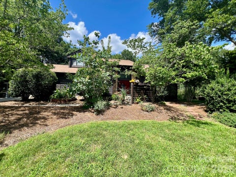 Photo of 200 Foxlair Court, Matthews, NC 28105 (MLS # 4405914)